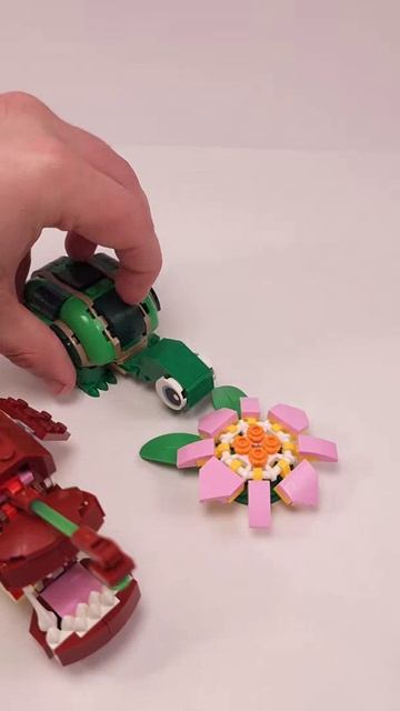 LEGO Creator Удильщик MOC (31379) против Черепахи с водяной лилией (31377)