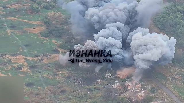 💥Ежедневная работа ВКС РФ
🟠одним ФАБ-3000 по ПВД 65 омбр в Орехове;
🟠четырьмя ФАБ-500 по…🔽