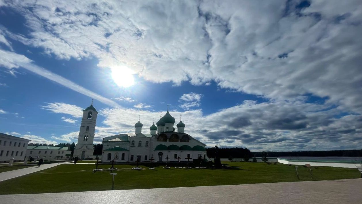 Утреня, часы. Литургия. Свято-Троицкий Александра Свирского монастырь.