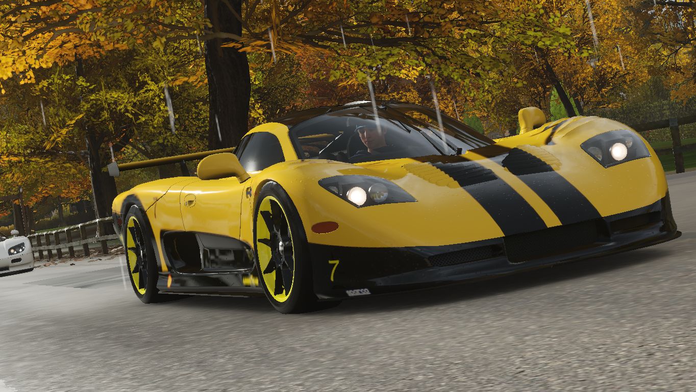 Кольцевая гонка на берегу на экстремальном суперкаре Mosler MT900S