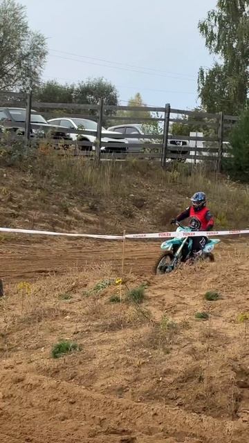 KOVE MX на старте и в гонке