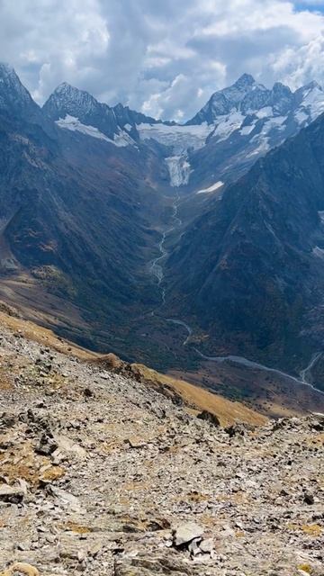 Величественные горы Домбая
