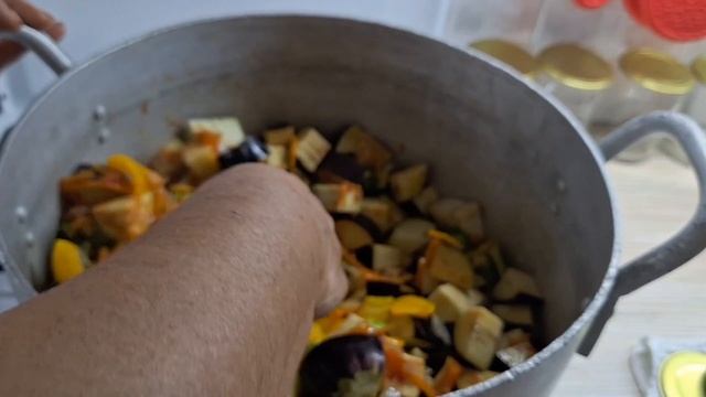 Икра из баклажанов.Очень простой рецепт.Вкусно и полезно.