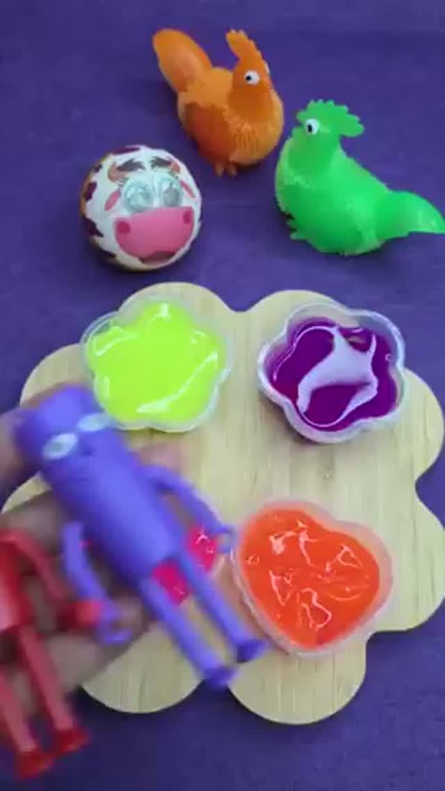 Учим цвета и раскладываем игрушки