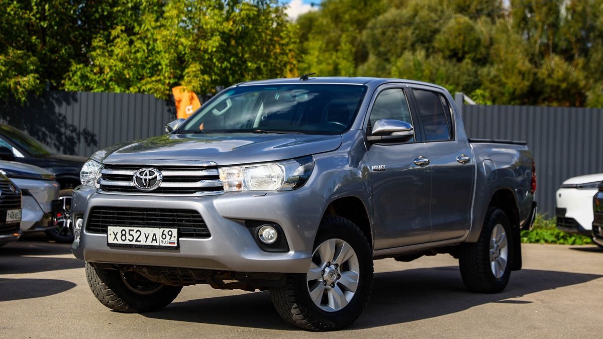 Честная продажа Toyota Hilux VIII, 2015