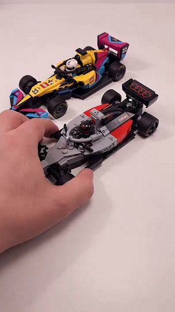 LEGO Speed Champions F1 ACADEMY LEGO Race Car 77258 vs Audi Revolut F1 Team R26 77259