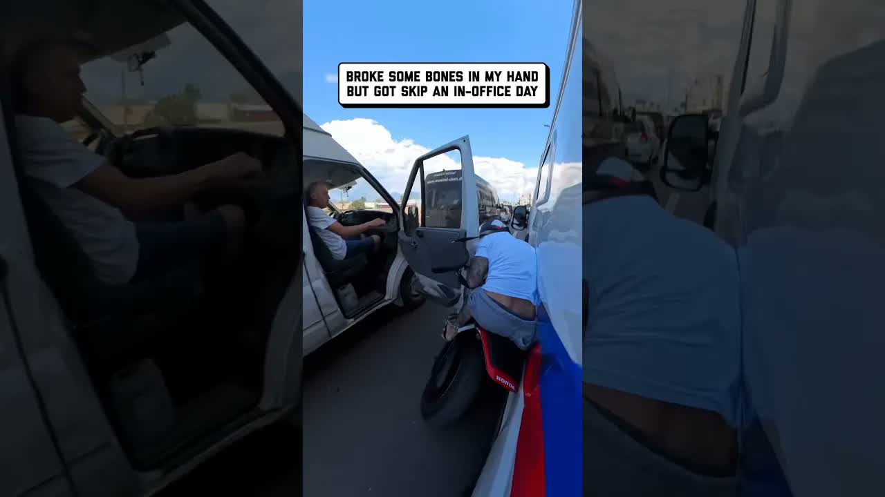 Окно сломано, открою дверь, чтобы проветрить 😩 🤣
