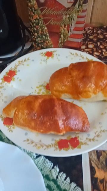 Домашние  круассаны к кофе - это вкусно!