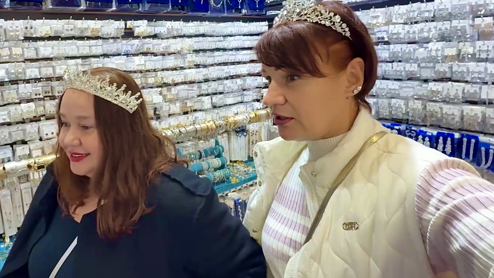 КОРОЛЕВЫ САДОВОДА👑ЗДЕСЬ ЕСТЬ ВСЁ‼️КУПИЛА ПОДАРКИ ДЛЯ ИННЫ И ТЁМЫ