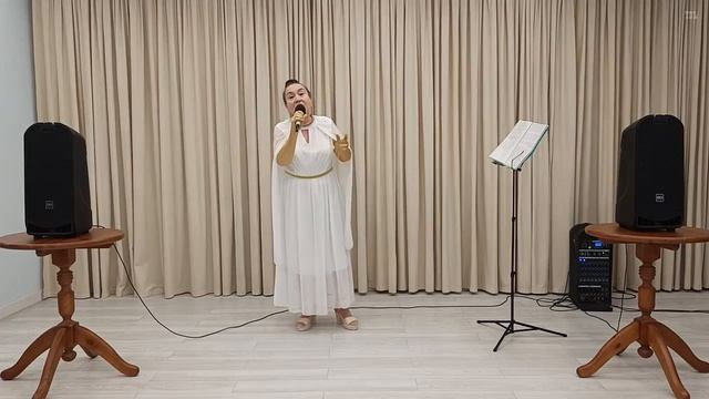Руки мамины.