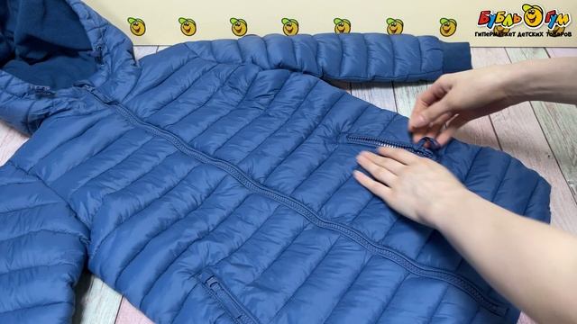 353073 Куртка Lanson Kids демисезонная стеганная на молнии с капюшоном и карманами синяя