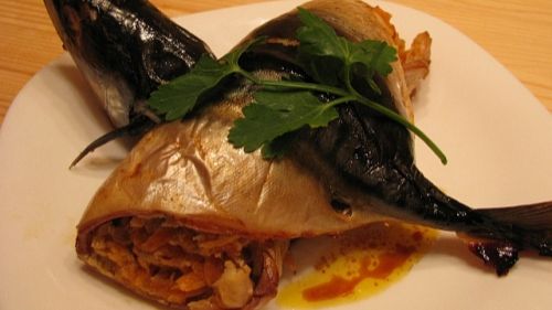 Рулет из скумбрии с овощами