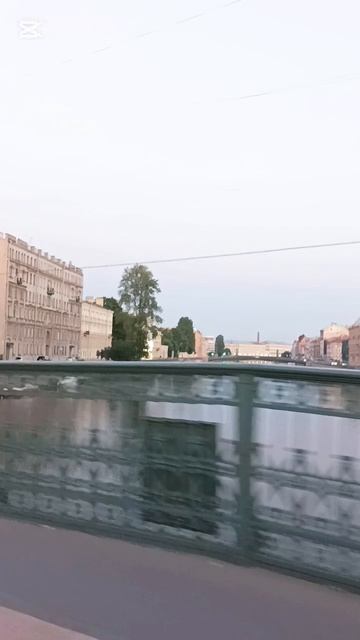 Едем по Питеру... Скучаю по этой атмосфере ❤️