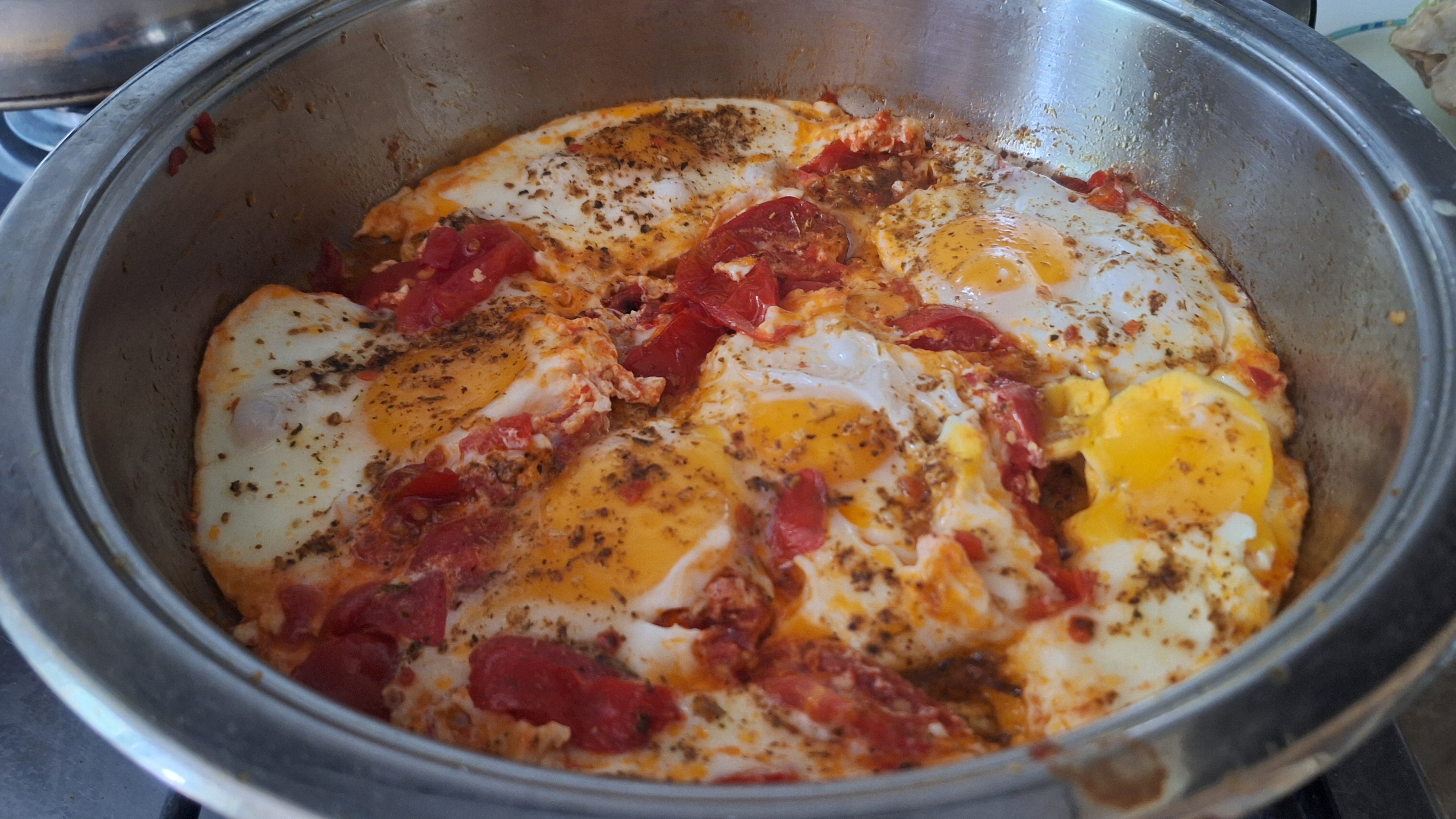 На завтрак у нас яичница 🥚 с помидорами 🍅 - шакшука.