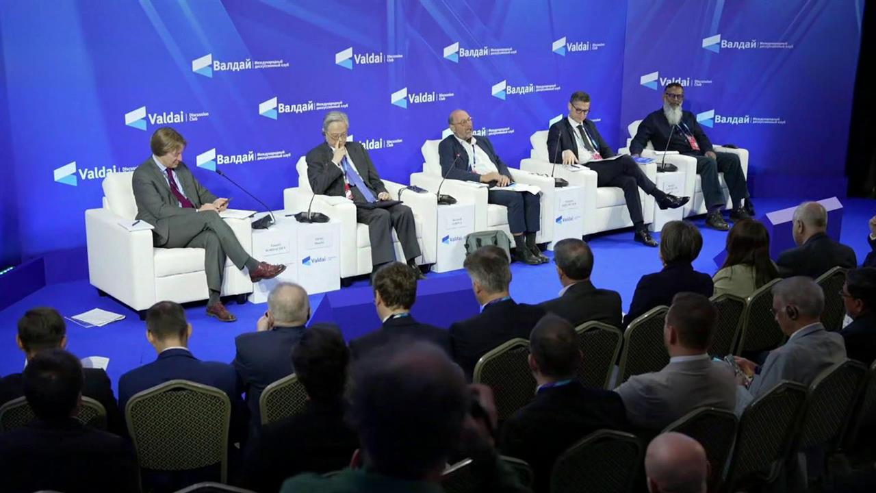 О глобальной турбулентности говорят сегодня эксперты дискуссионного клуба 