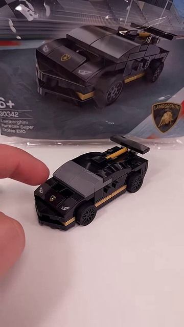 LEGO Speed Champions Lamborghini Huracán Super Trofeo EVO (30342) [70 деталей]