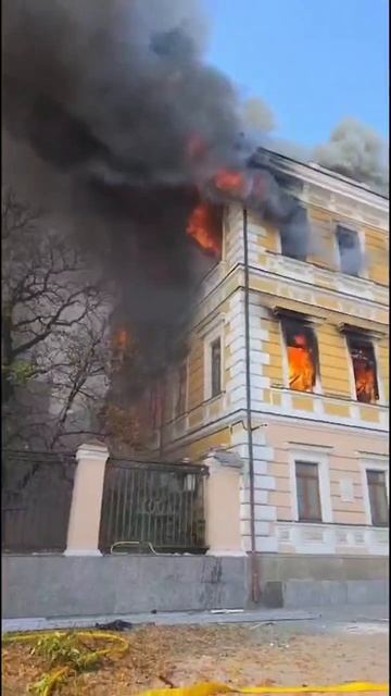 💥🇺🇦 Минус академия наук в Киеве.