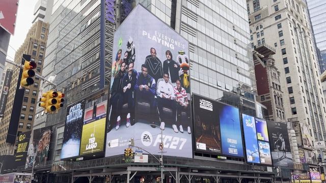 EA Sports заставил Киллиана Мбаппе и Теда Лассо исчезнуть с рекламных плакатов