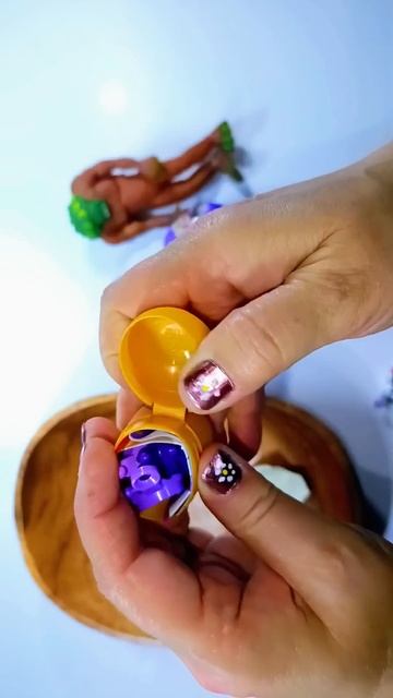 ASMR UNPACKING Kinder Egg NEW  #asmr #unboxing #unpacking #satisfying #odlysatisfying