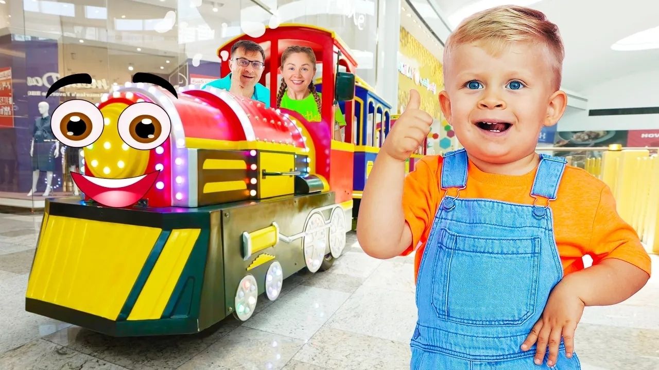 Оливер C родителями играют на детской площадке в KIDS PARK