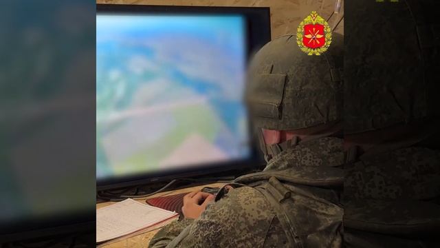 Военнослужащие расчёта дрона-перехватчика «Сокол-И» группировки «Центр» уничтожают дроны ВСУ