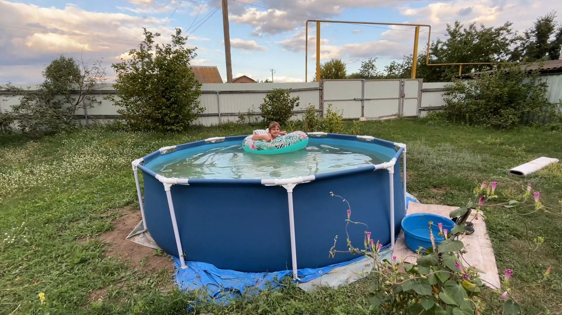 Купили новую стиралку. Делаем ножки для кровати из черенка.
