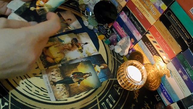 ❗КТО ПОСТОЯННО ДУМАЕТ О ТЕБЕ💗🌷 таро расклад