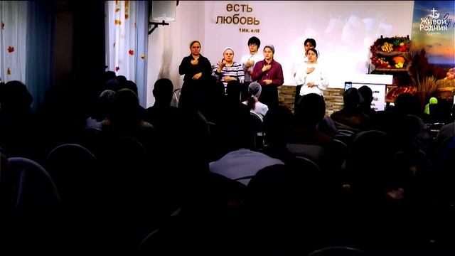 Он страдал на кресте, за нас