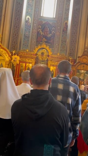 ПРИЧАСТИЕ В ЕКАТЕРИНИНСКОМ ХРАМЕ КРАСНОДАРА НА ВОЗДВИЖЕНИЕ
