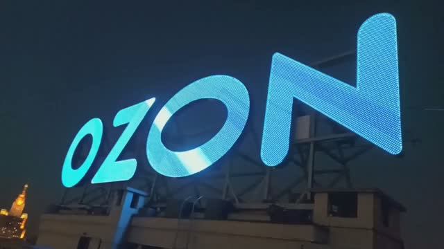 Крышная вывеска OZON на 25 000+ Smart‑пикселях: решение на контроллере Smart Box 16K