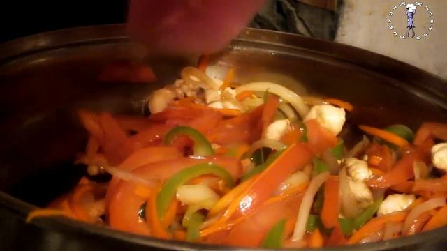 Удон с курицей и овощами, домашняя вок лапша