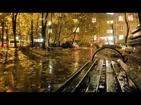 Яркие искры на тонком стекле.