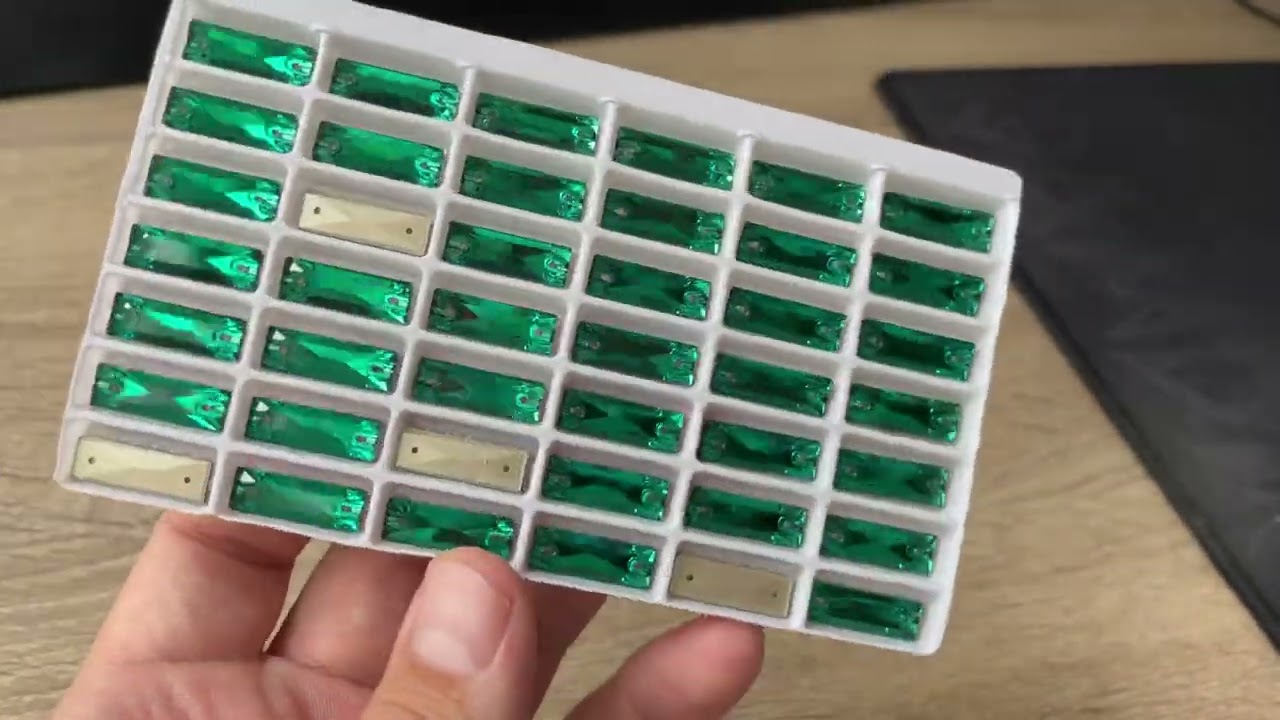 Стразы Brilliance триллиант Color Emerald