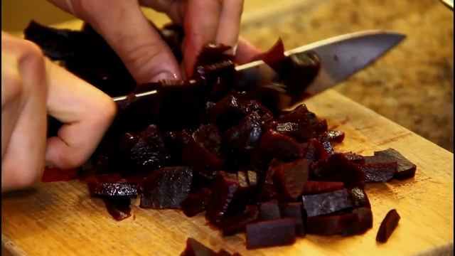 Куриный салат со свеклой на вечер