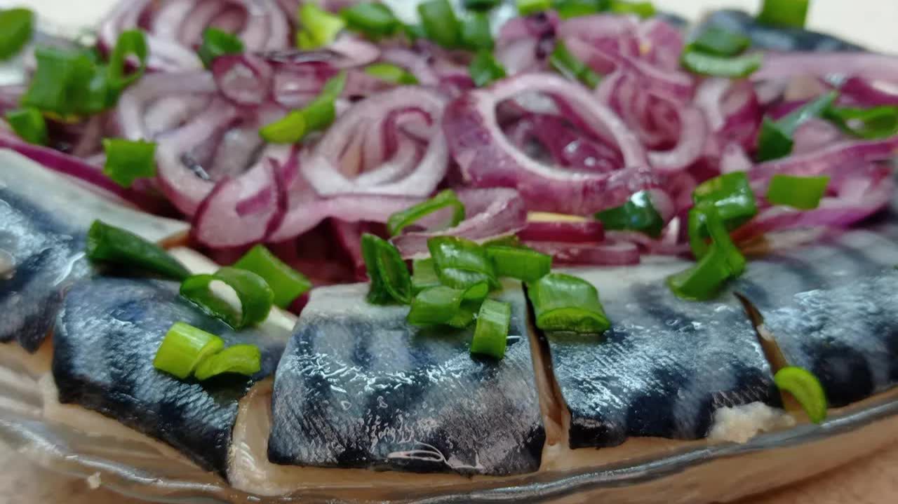 В МАГАЗИНЕ ТАКУЮ НЕ КУПИШЬ! Нежнейшая малосольная скумбрия и сельдь в домашнем пряном рассоле!
