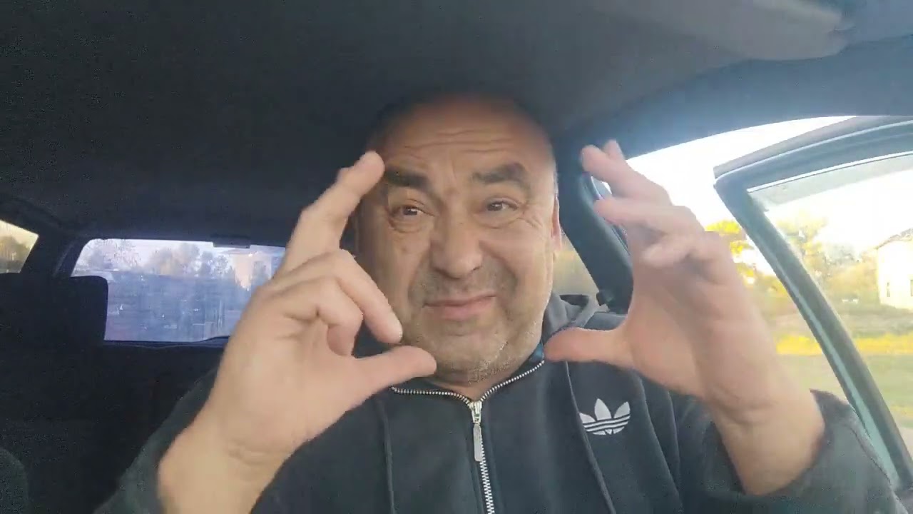 Нога попала в колесо.А на спидометре под 100!