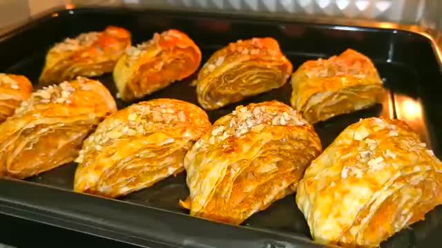 Десерт к чаю из лаваша и тыквы.