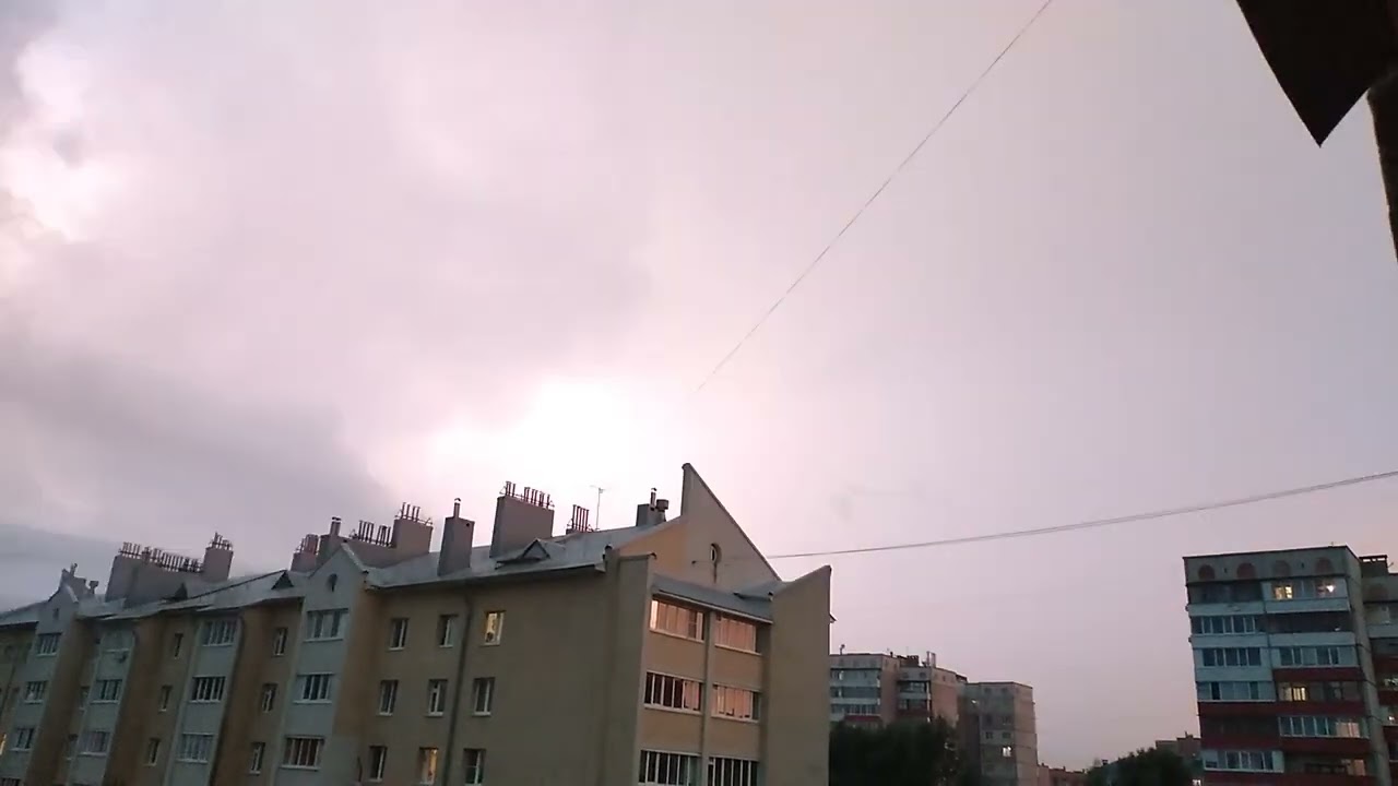 гром раскатистый....