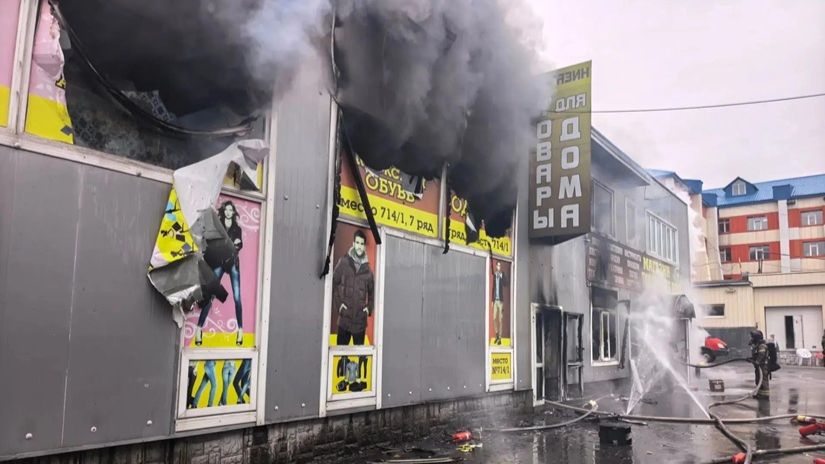Пожар разгорелся на рынке в Петропавловске