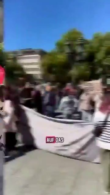 We Are Against War.Even Schoolchildren Are Fed Up