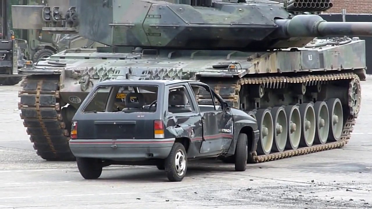 Подборка ТАНКИ давят авто ВСМЯТКУ Tank Run Over Car Compilation