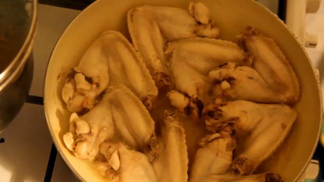 Очень вкусные крылышки на сковороде, простой рецепт