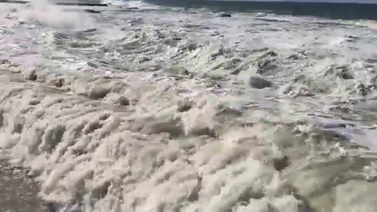 Сочи, Апрель 2015. Волны на море, например.