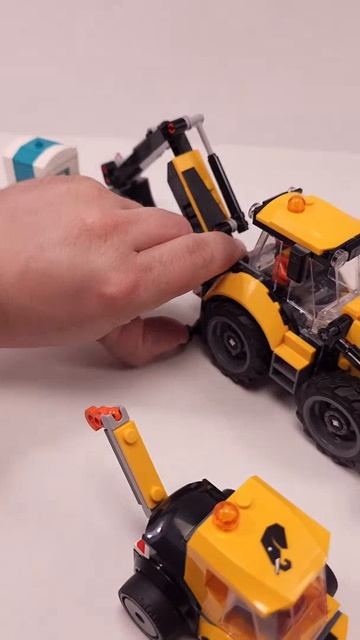 LEGO City Жёлтый экскаватор-погрузчик (60480) против конструкционного погрузчика (60483)