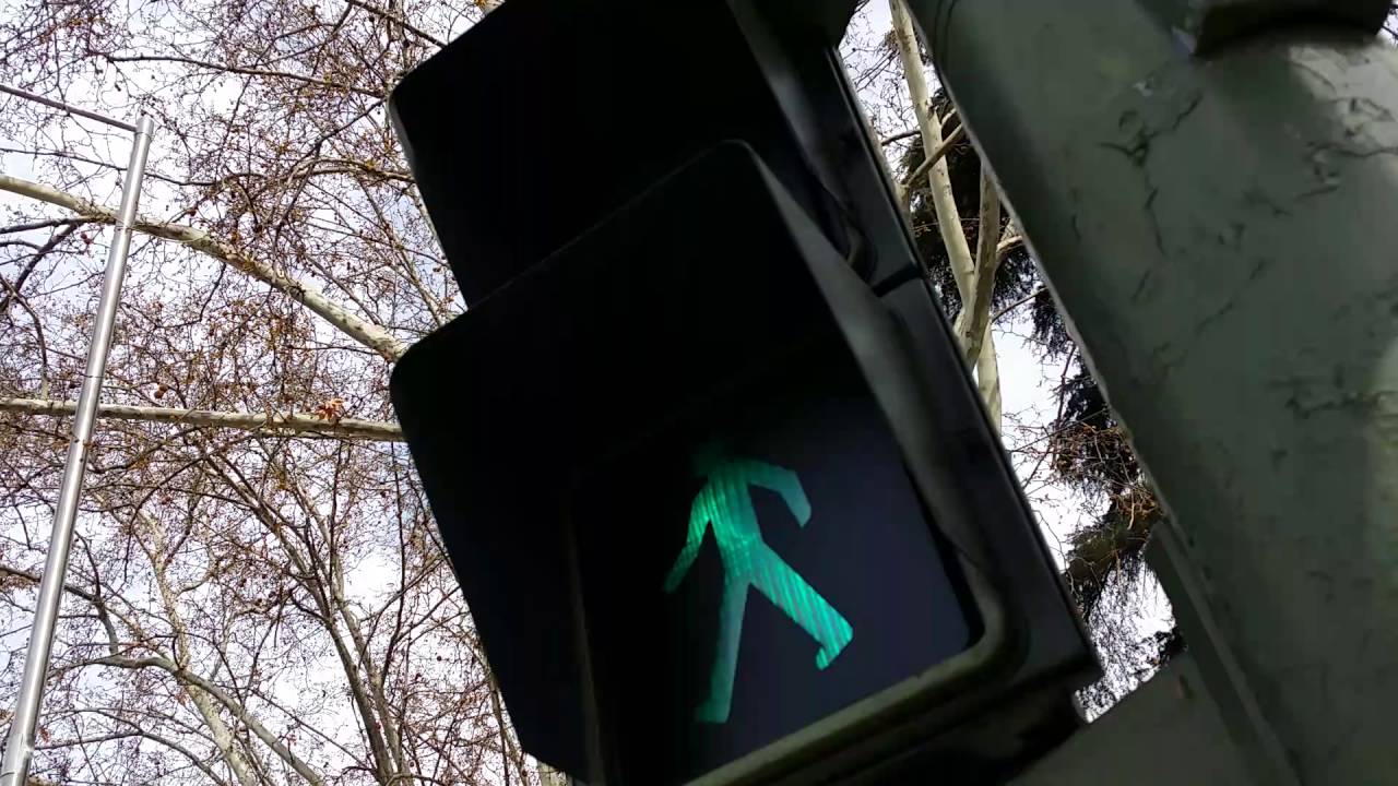MADRID (SPAIN) TRAFFIC LIGHT, GOOD SOUND ! | AUDIOVISOR