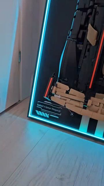 iCUANUTY Display Wallboard для LEGO Technic Koenigsegg Sadairs 42232 против Aston Martin 42240