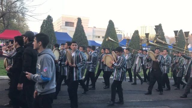 Beautiful Tashkent ! Uzbek Vuvuzela! Вувузела по Узбекски!
