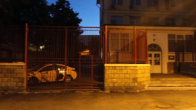 Едем июльской ночью по Дубининской улице на трамвае в центр Москвы
