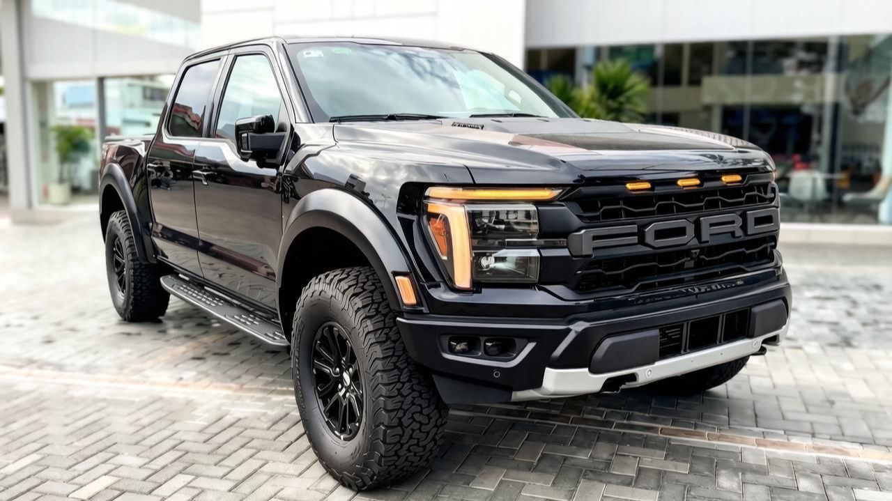 FORD F-150 Raptor 2026 года 2-ной турбонаддув, объем 3,5 литра, 450 л.с. Обзор автомобилей Ford