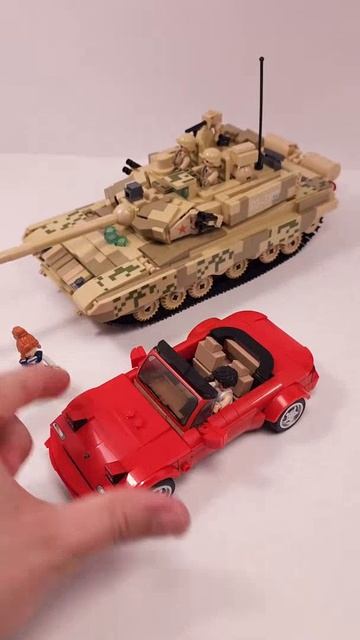 Sluban M38-B1128 MX5 Miata Type (264 шт) против M38-B0790 Main Battle Tank (99A)